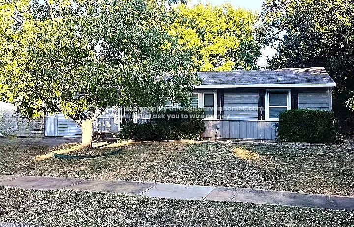 3 bed, 1.0 bath, 1375 sqft, $1,397 — Photo 1