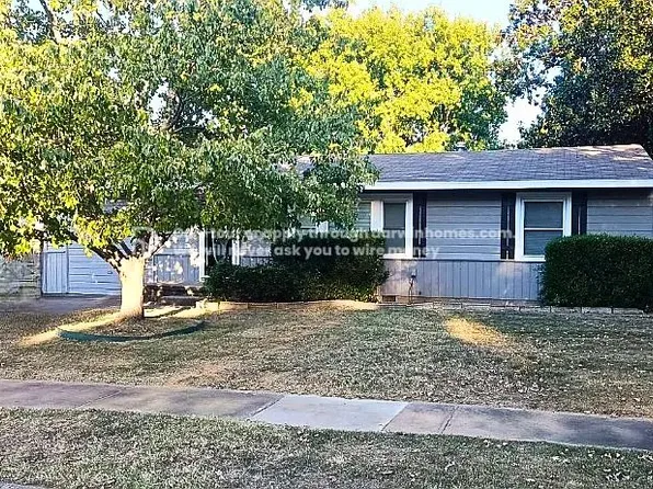 1108 Oklahoma Pl, Claremore, OK 74017