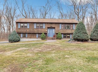 50 Martinka Dr, Shelton, CT 06484