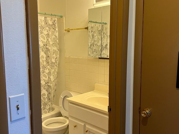 4th image of 142 Flintridge Dr #1