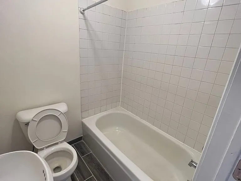 1638 N Western Ave #1 — Photo 8