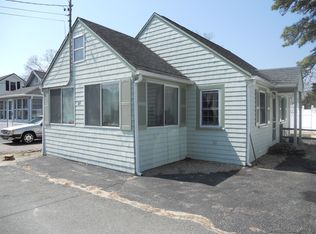 27 Pleasant St, Wareham, MA 02571
