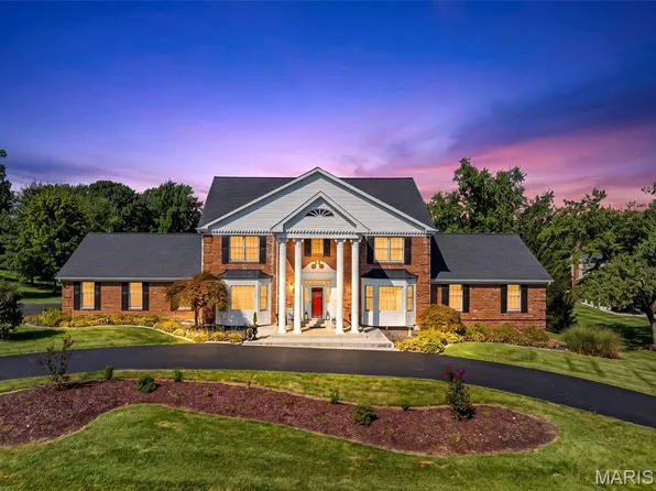 924 Cabernet Dr, Chesterfield, MO 63017