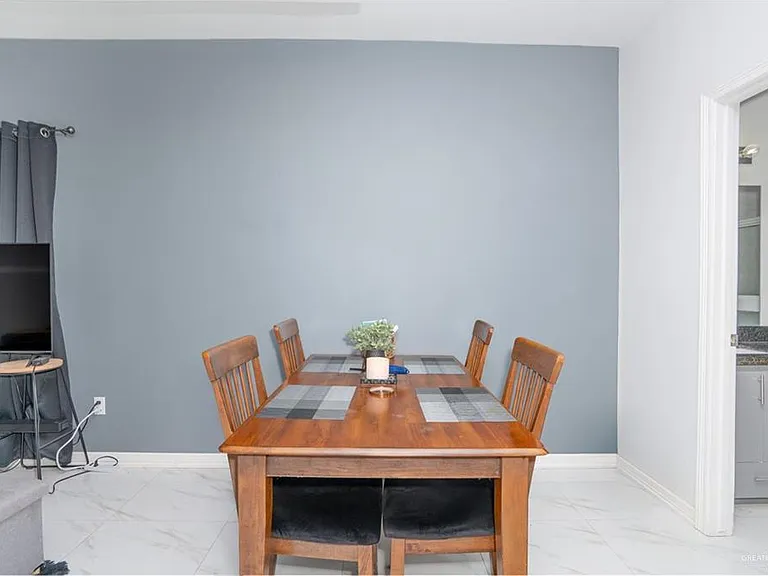 422 W Chavez St #2 — Photo 7