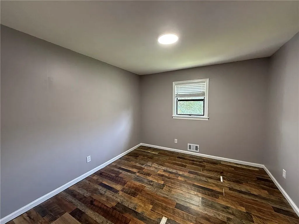 3 bed, 2.0 bath, 1649 sqft, $1,950 — Photo 4