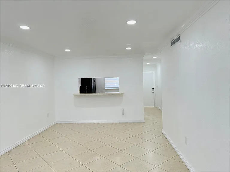 1100 W 35th St #8 — Photo 10