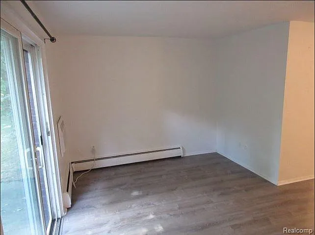 31831 Grand River Ave #70 — Photo 4