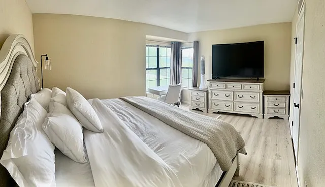 6651 N Campbell Ave #203 — Photo 16