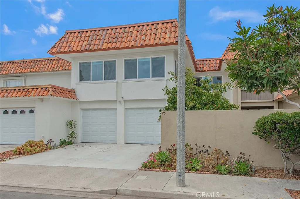4 bed, 2512 sqft, $7,288 — Photo 2