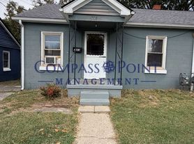727-745 Shropshire Avenue, 2 beds  1.0 baths (575 sqft)