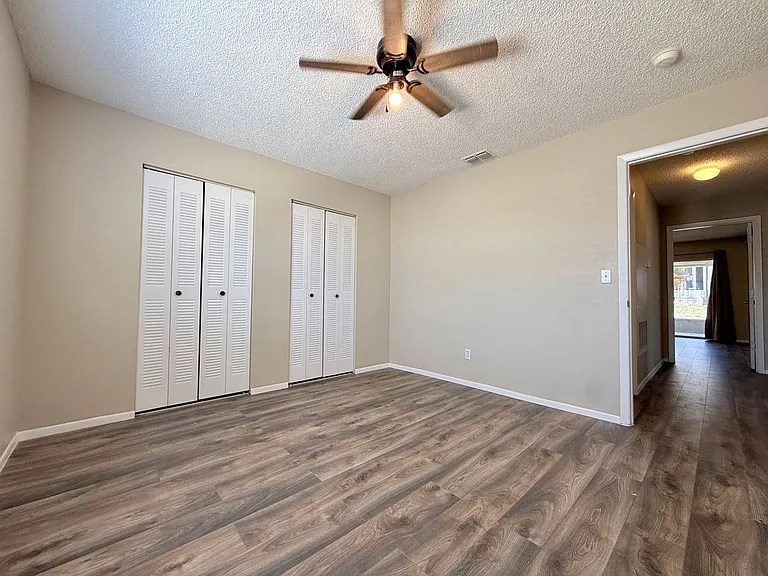 350 Winter Ridge Blvd — Photo 2