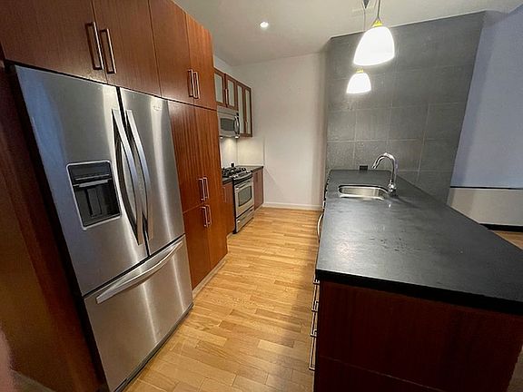 4th image of 59 John St APT 4F