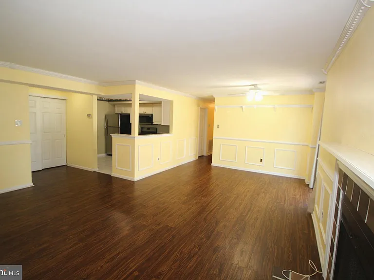 681A Rose Hollow Dr — Photo 7