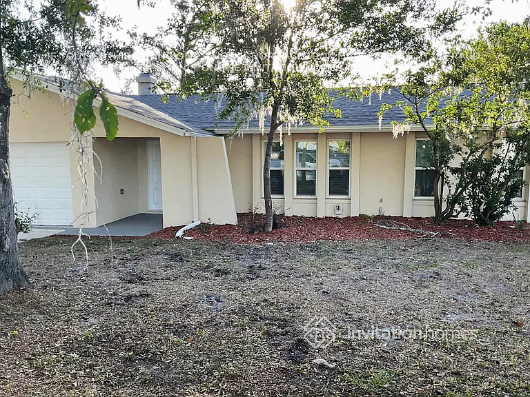 918 Rangeline Rd — Photo 2