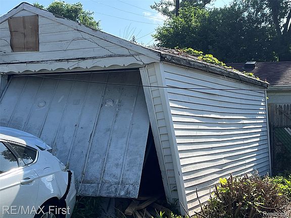 4th image of 14101 E State Fair St