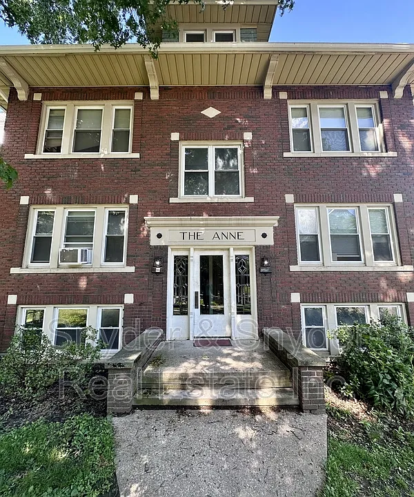 96 N Portage Path #6