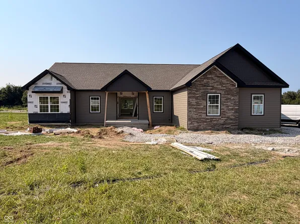 5 Pine Hills Ct, Crawfordsville, IN 47933