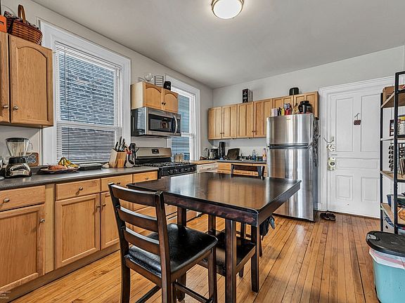 5th image of 1913 W Cortland St #2F
