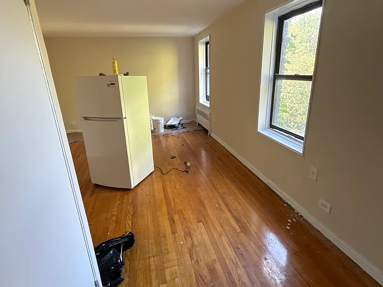 84th Dr — Photo 1