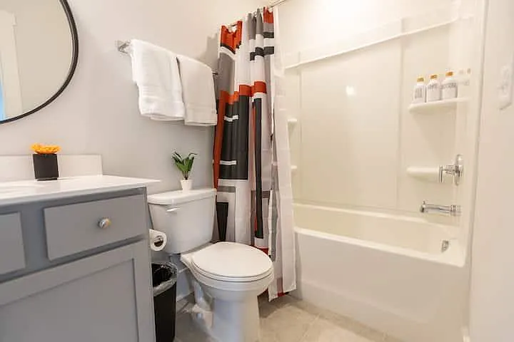 1122 N Alexander St — Photo 125