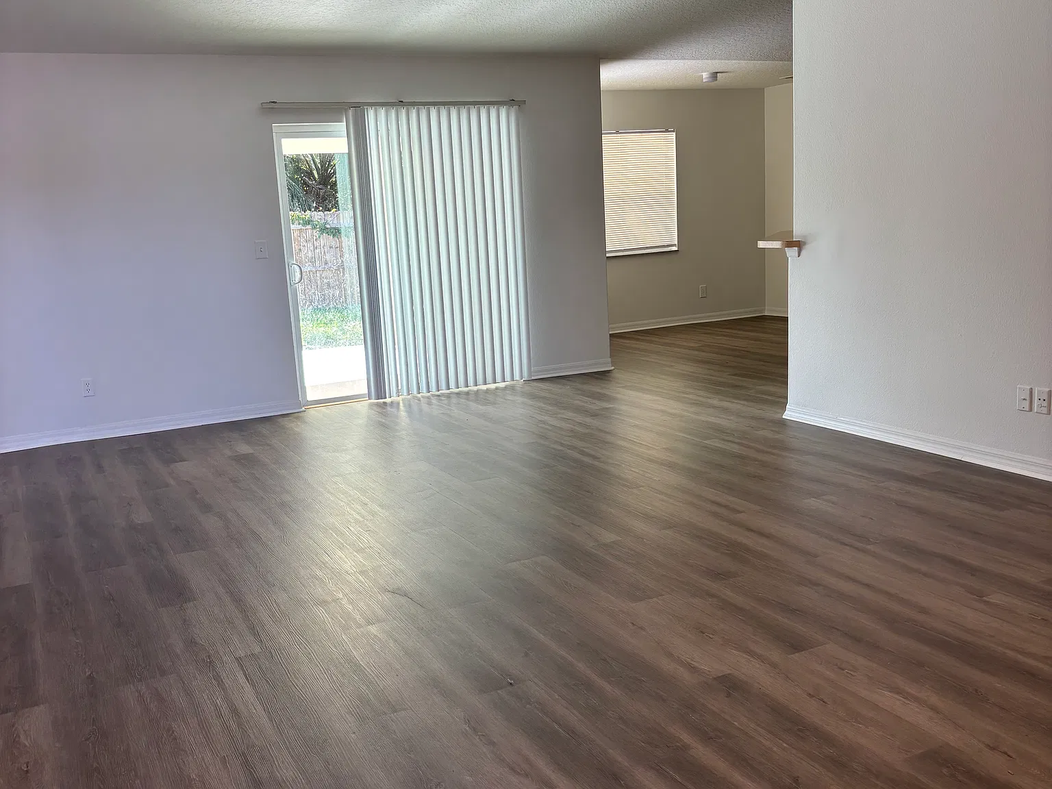 4 bed, 2051 sqft, $2,800 — Photo 3