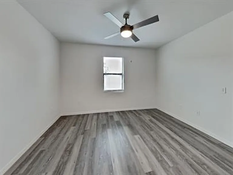 3106 SE Santa Barbara Pl — Photo 13