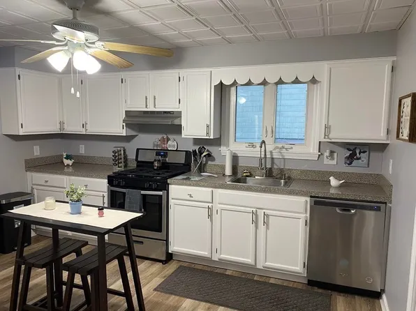 77 Carter St, Fall River, MA 02721