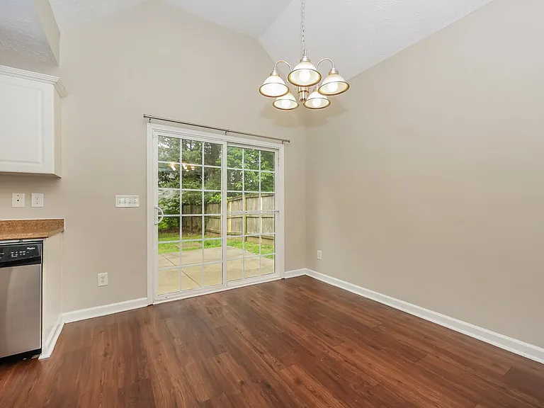 4412 Sandpiper Ln — Photo 6