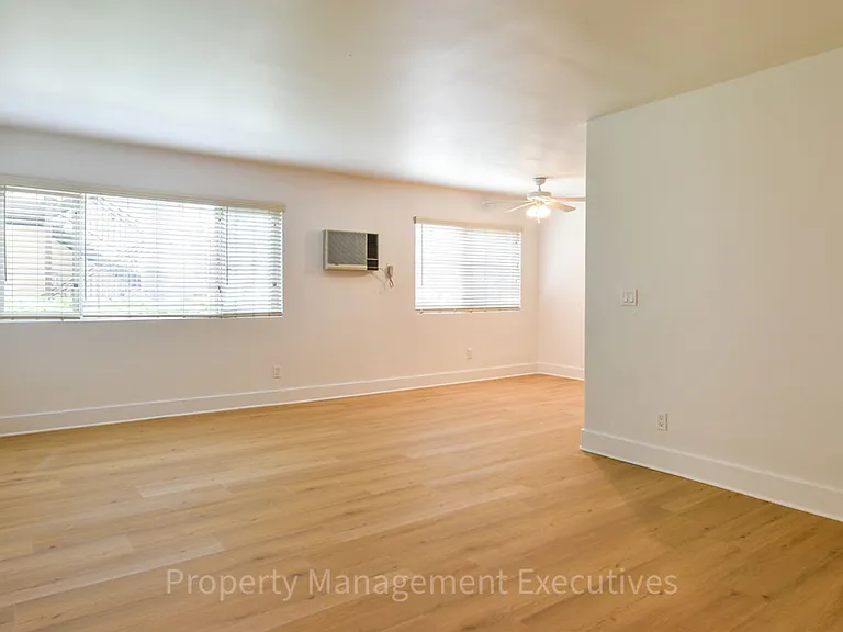 4560 60th St #9 — Photo 2