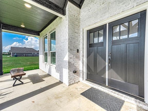 3rd image of 800 Greystone Ln