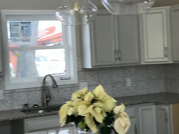 5th image of 700 W Westover St