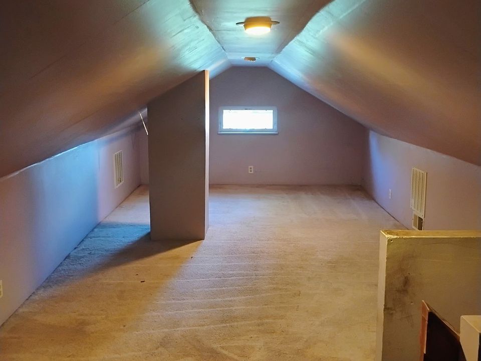2nd image of 105 W Percival St