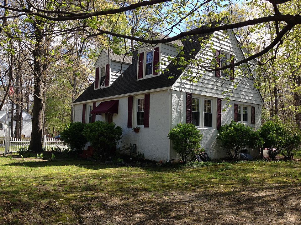 4 Bedrooms  (856) 366-9098