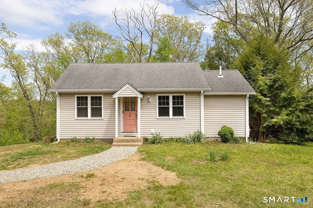 3 bed, 1.0 bath, 732 sqft, $2,500 — Photo 1