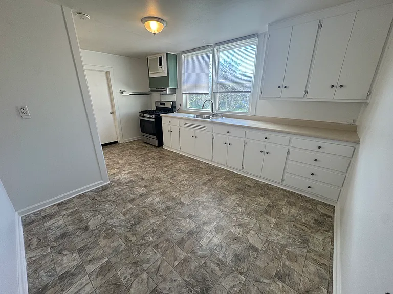 962 Charter Oak Ave — Photo 13