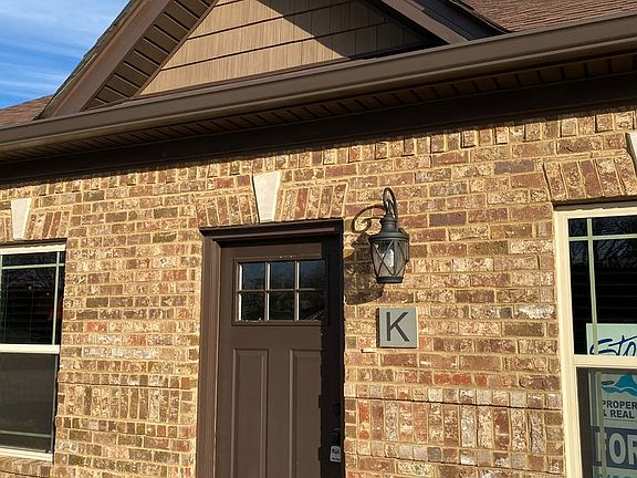 2nd image of 130 E Cedar St Unit K