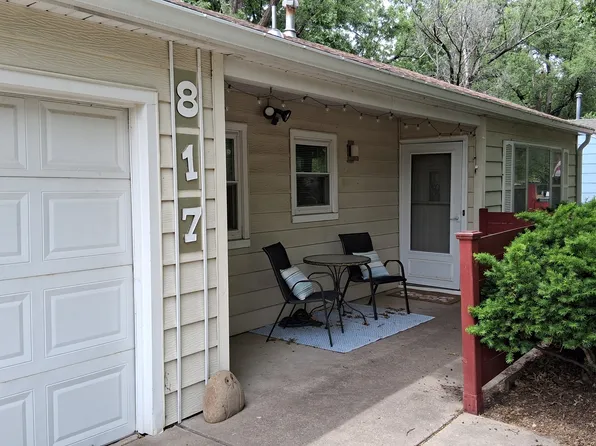 817 Crestline Dr, Lawrence, KS 66049