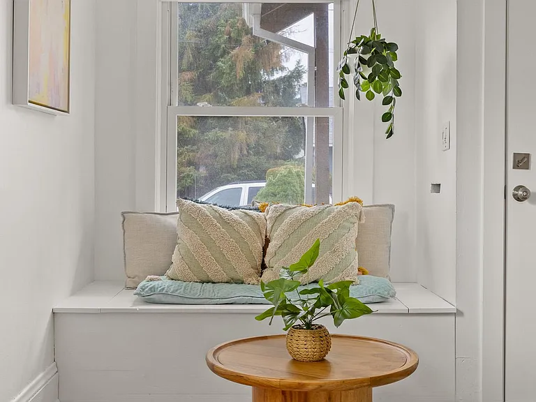 4755 SW Pacific Ave — Photo 9