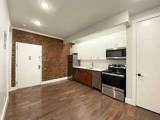 1st image of 33 Vermilyea Ave #1A