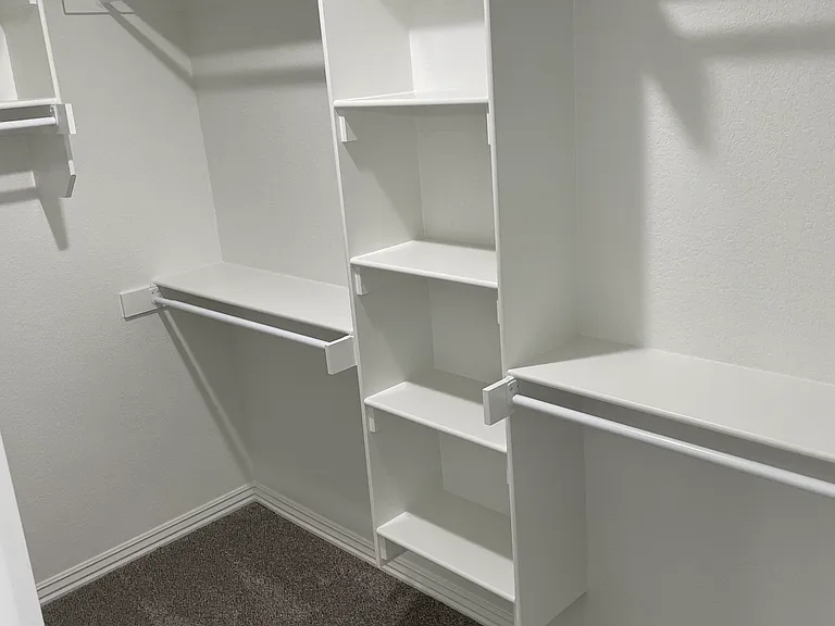 Master bath closet1