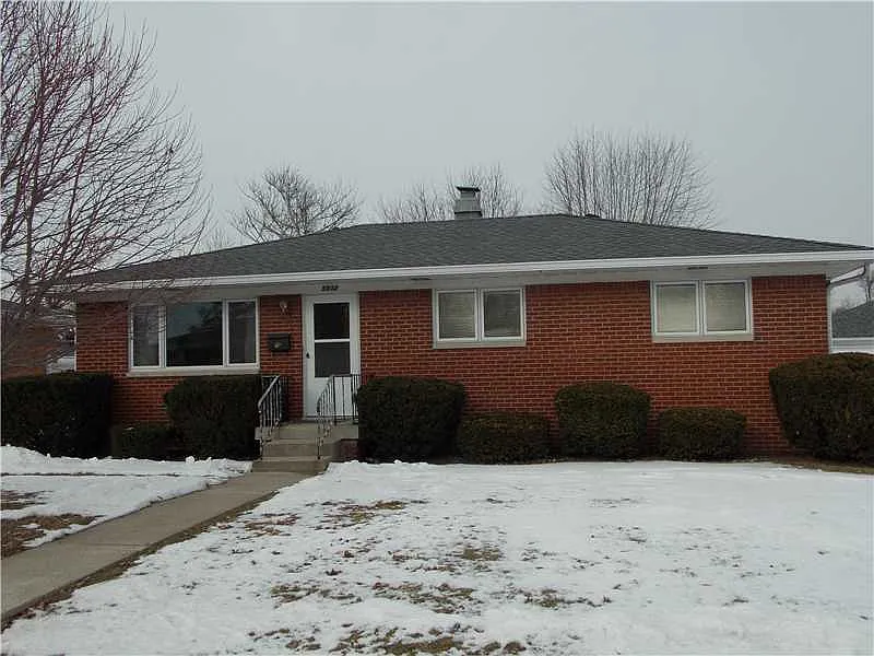 5532 Maplewood Dr photo 1