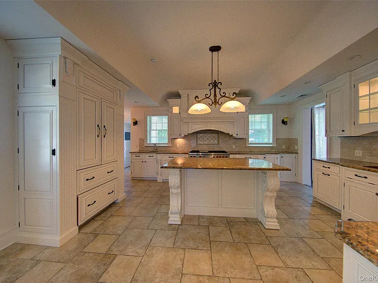 159 Magnolia Blvd — Photo 19