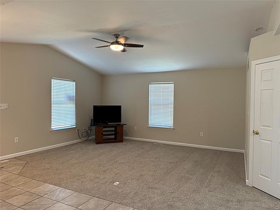 5th image of 1001 Eastridge Dr