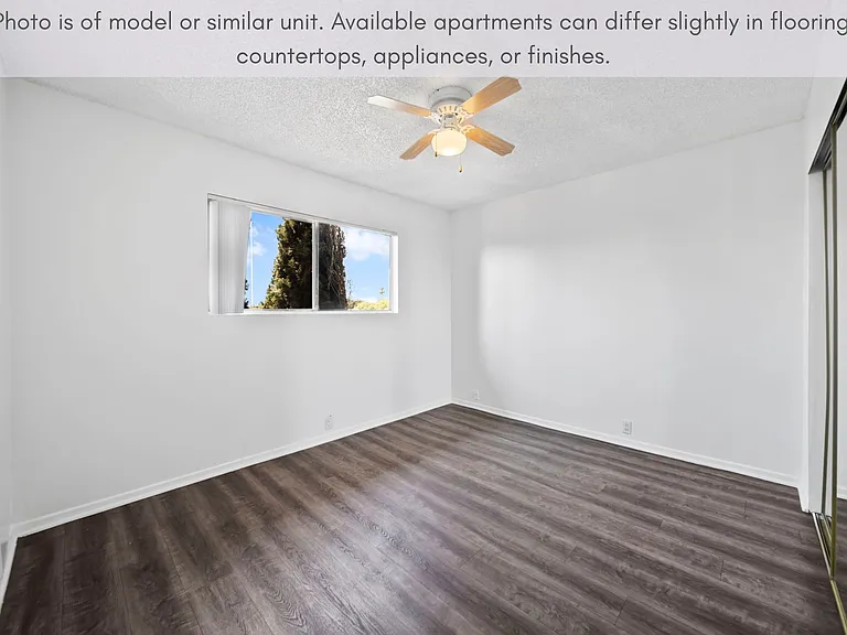 Valencia Apartments — Photo 6