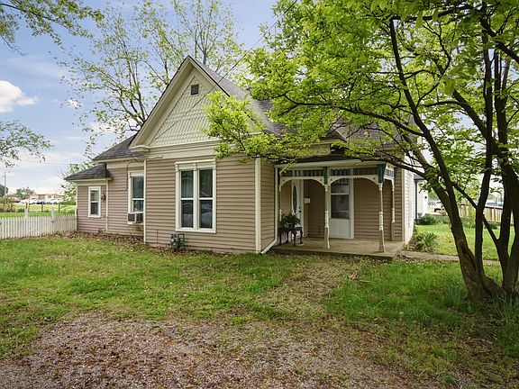 908 S Hickory-4