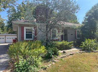 1918 S Kings Ave, Springfield, MO 65807