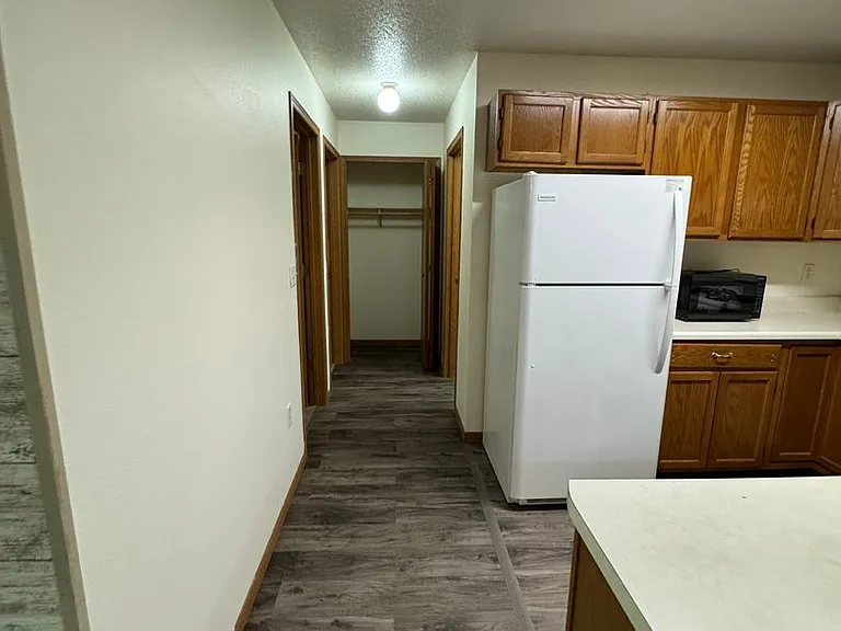 PIONEER BLUFF APARTMENTS — Photo 14