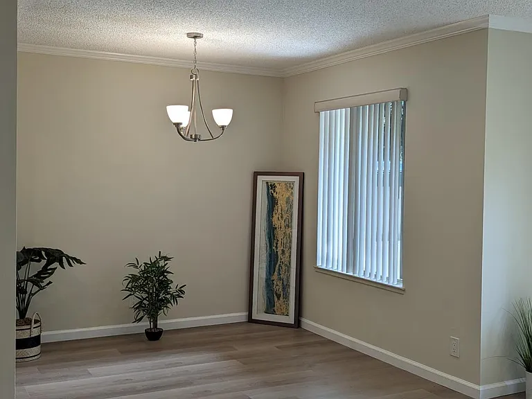 Live Oak Apartments — Photo 27