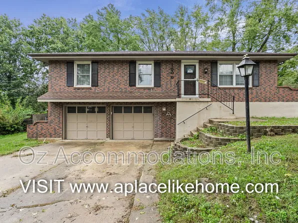 1906 SW 2nd St, Lees Summit, MO 64081