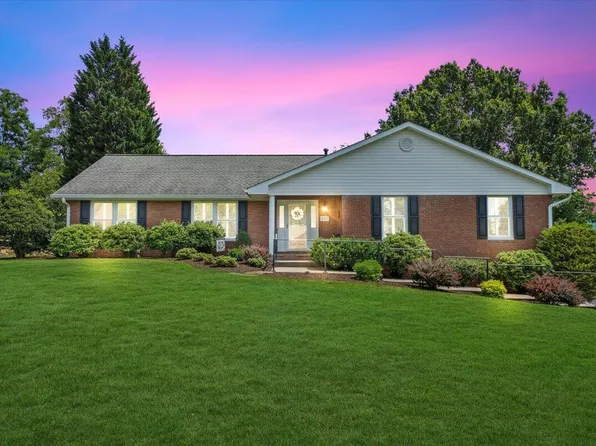 5007 Labradore Dr, Roanoke, VA 24012